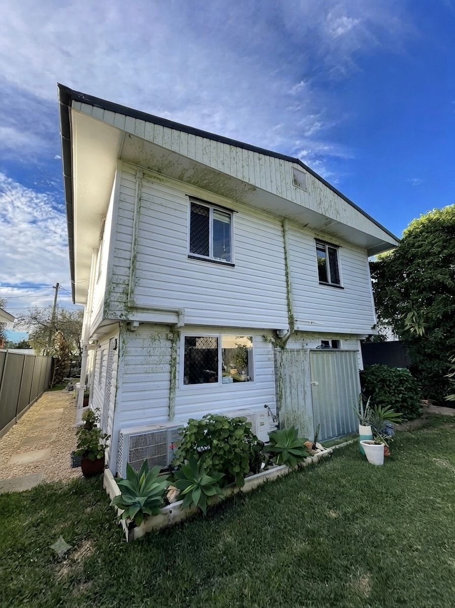 Before — House Wash — Everton Park